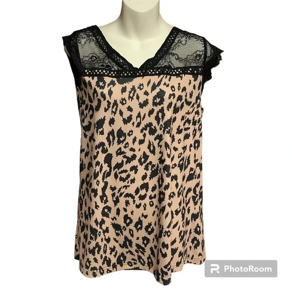 modern edge Tops - Modern Edge boutique size small leopard eyelash lace V neck blouse NWT